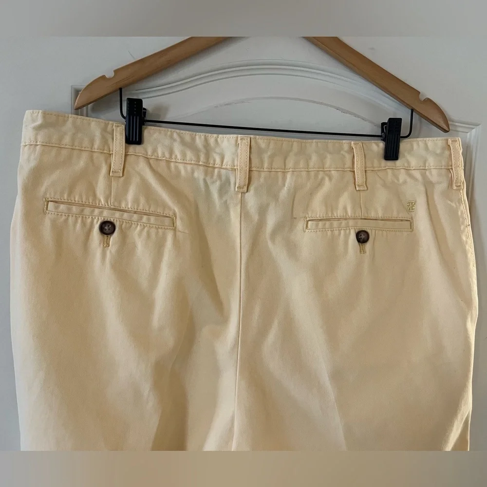 IZOD Saltwater Chinos Light Yellow Flat Front Dress Shorts Men’s Size 40W - Picture 3 of 15